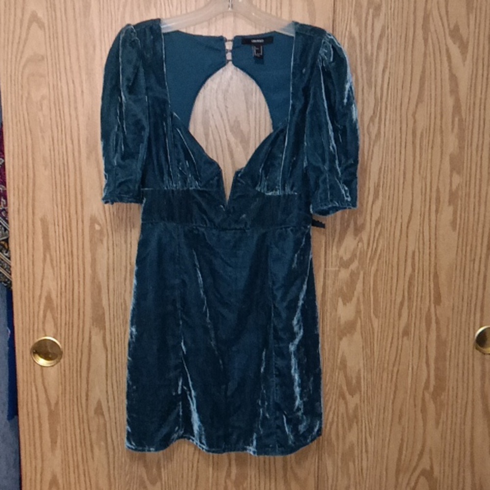 🌻Forever 21 Green Velvet Dress Sz M NWT
